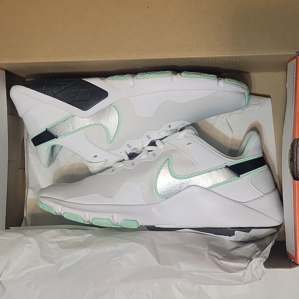 Womens Nike Size 8